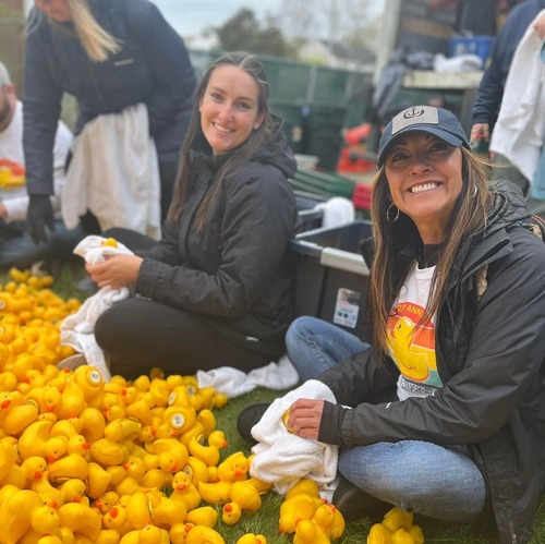 Grace Lund '22 (left)