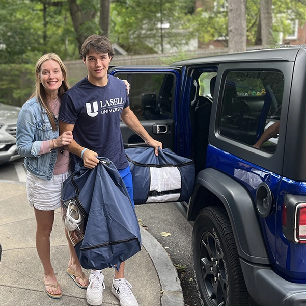 Lasell new student and his mother moving in on first day